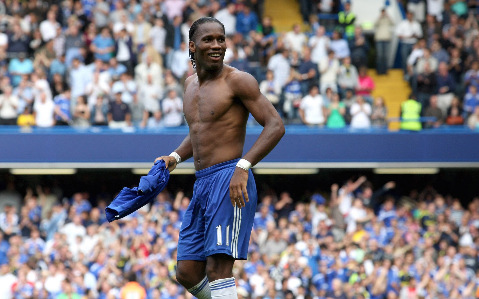 _现场直击：比赛中的惊险瞬间集锦_，比赛中的突发事件以及应对措施