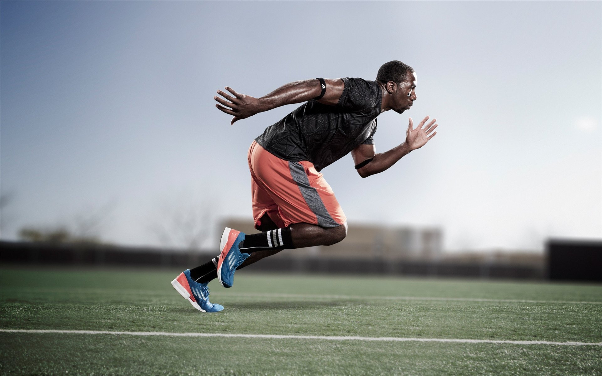 伊朗球队合影全员戴手套围巾，时尚圈点赞“冷酷战士”，伊朗选手