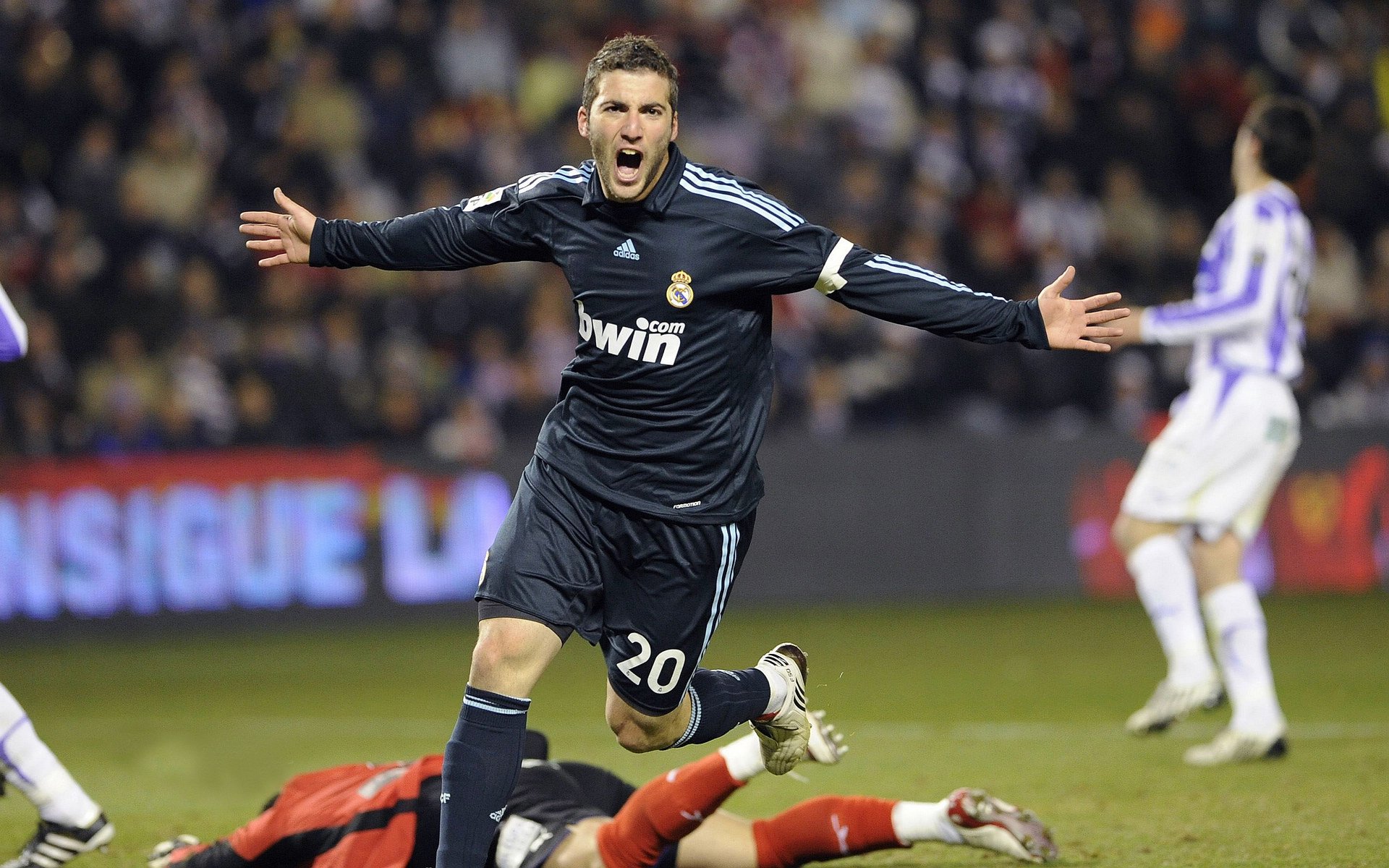 九游网页版官网入口-绝杀战士：每一夜终场进球都令人心跳加速，绝杀的战绩